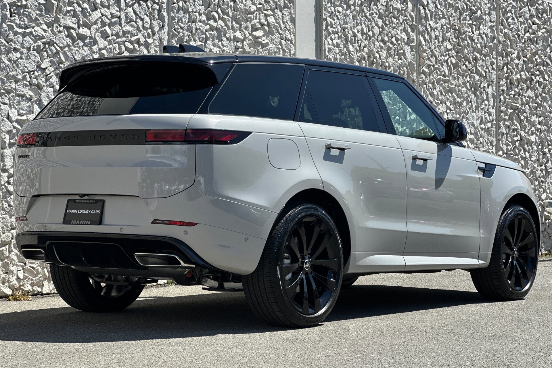 2025 Land Rover Range Rover Sport P400 Dynamic SE photo 2