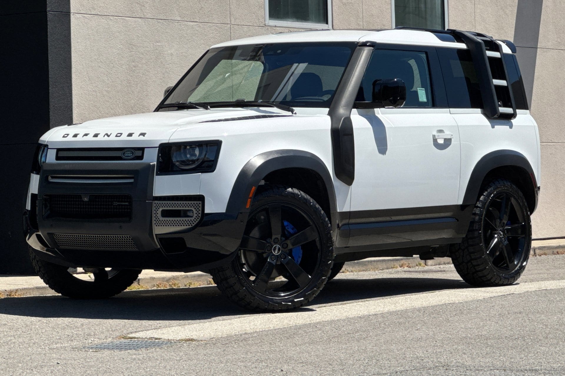 2022 Land Rover Defender X-Dynamic SE's photo