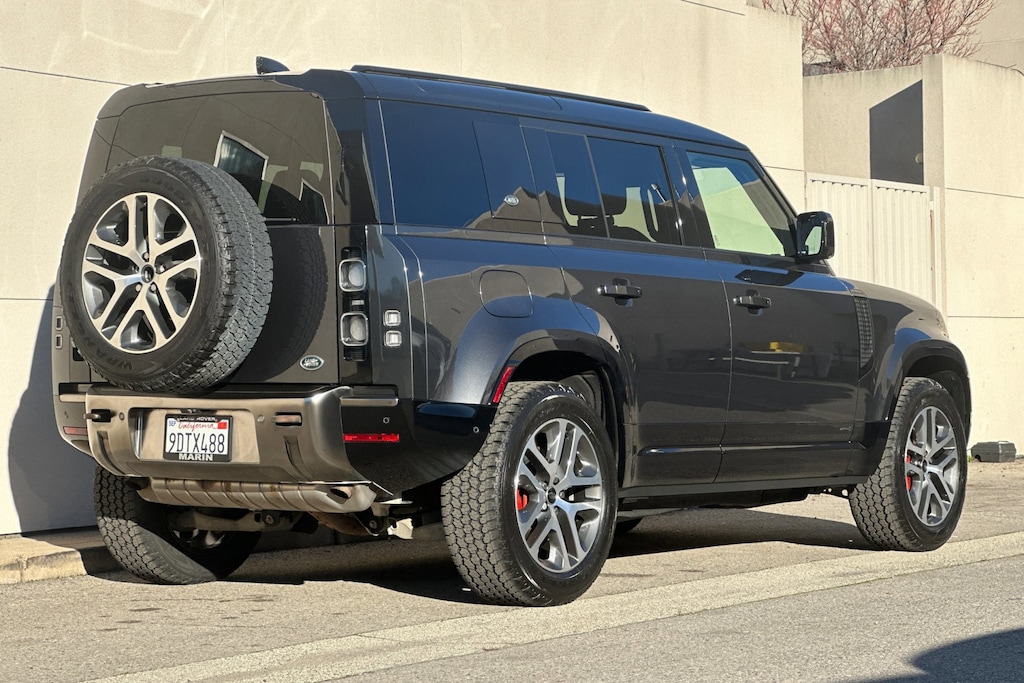 2023 Land Rover Defender 110 X photo 2