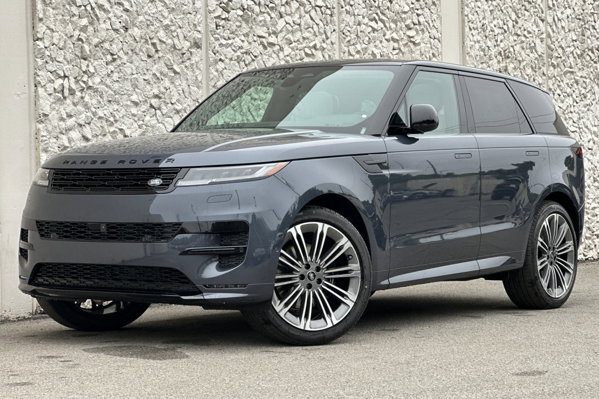 2025 Land Rover Range Rover Sport Dynamic SE's photo