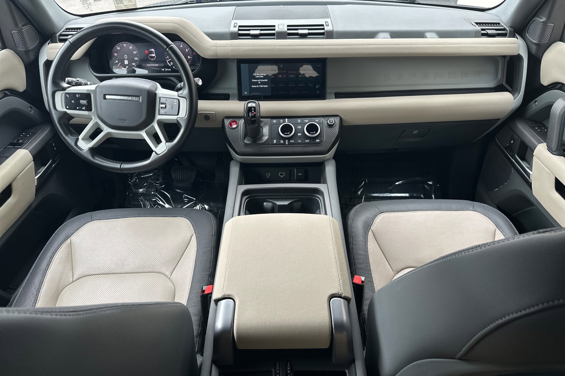2023 Land Rover Defender X-Dynamic SE photo 3
