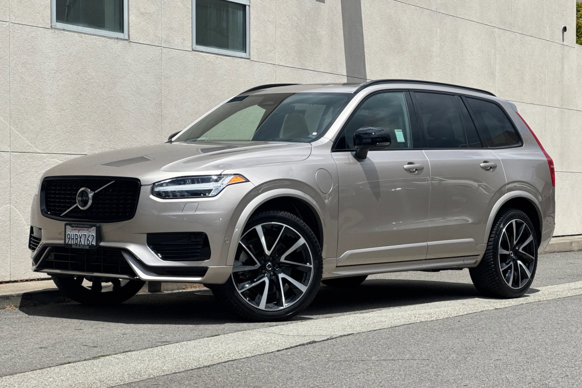 2023 Volvo XC90 T8 Ultimate Dark Theme 7-Seater 4WD's photo