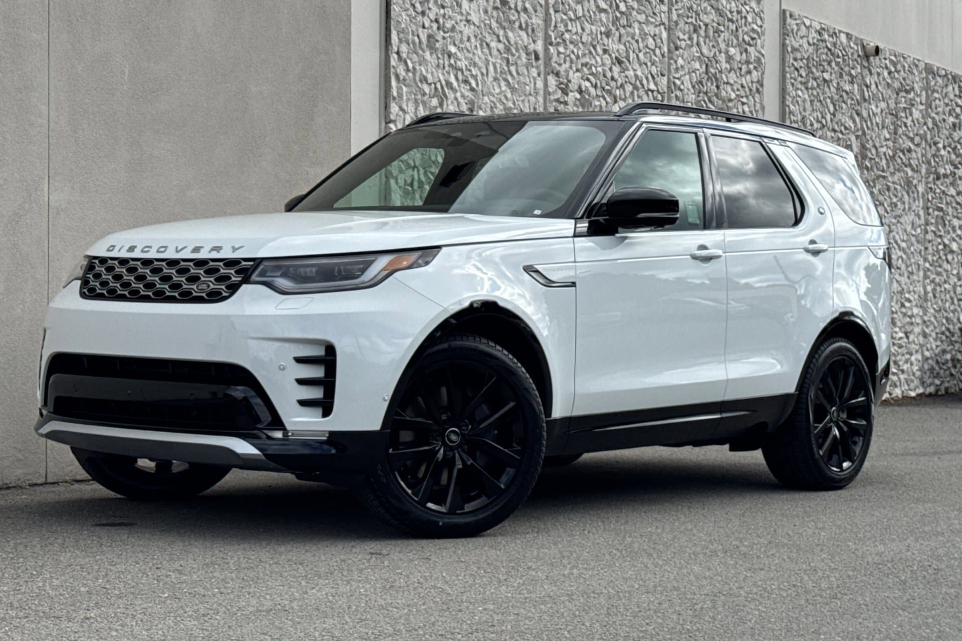 2026 Land Rover Discovery Gemini Edition