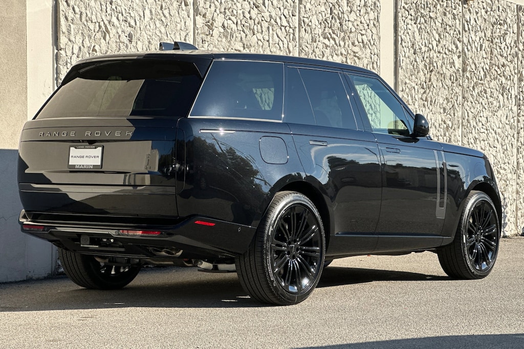 2026 Land Rover Range Rover SE photo 2