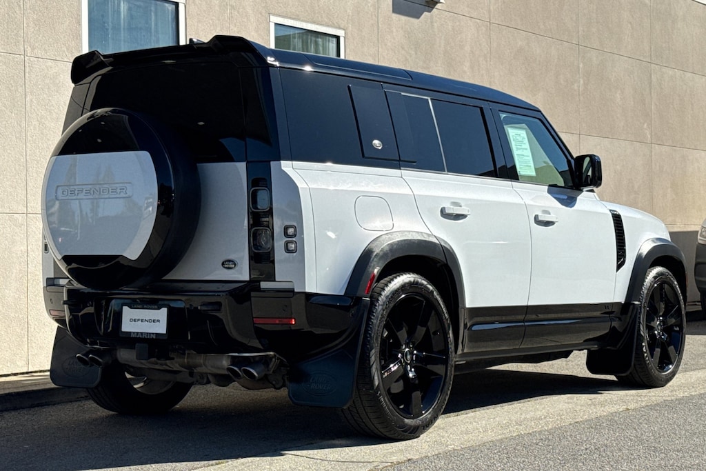 2023 Land Rover Defender 110 V8 photo 2