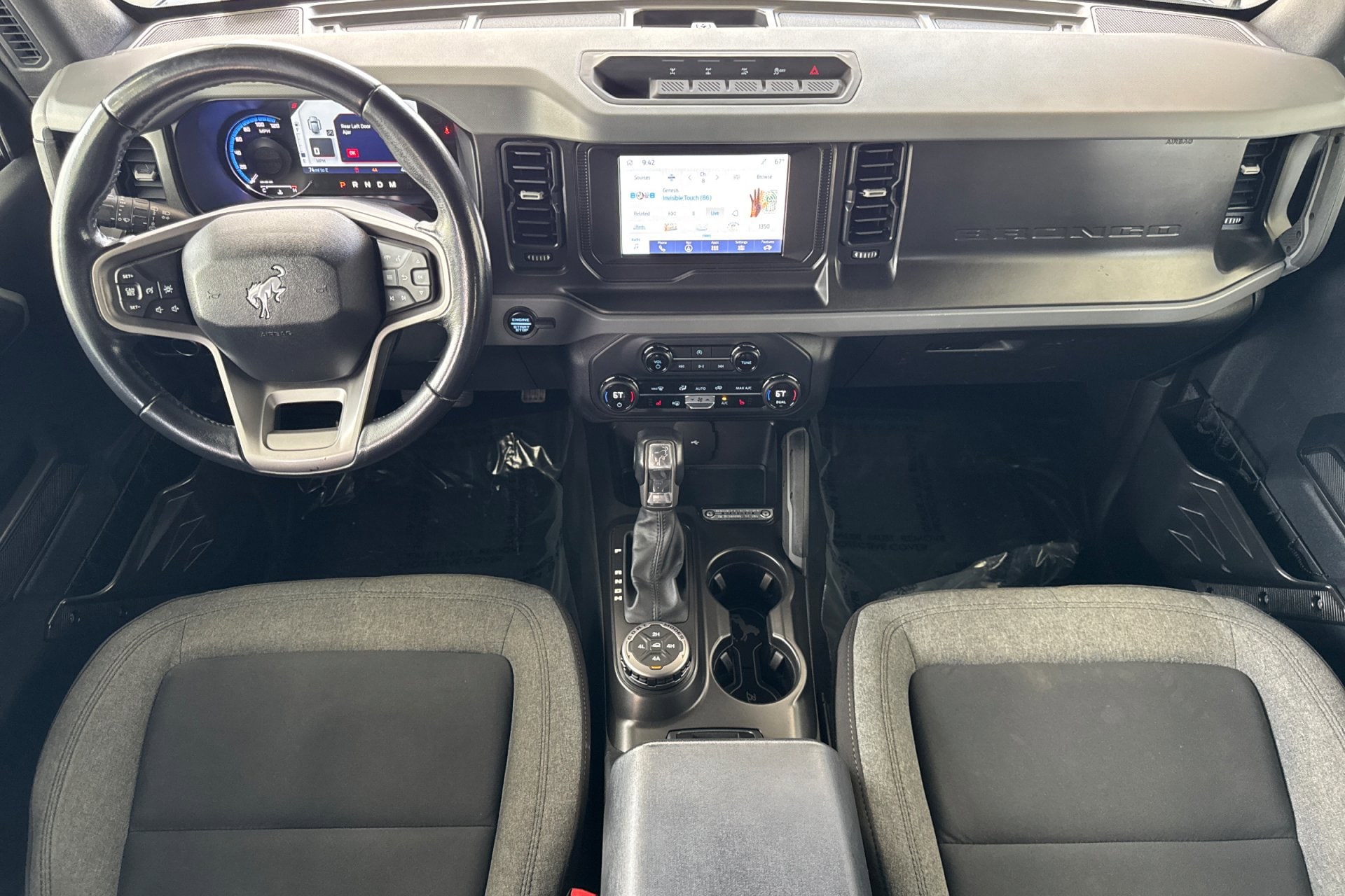 2023 Ford Bronco Big Bend photo 2