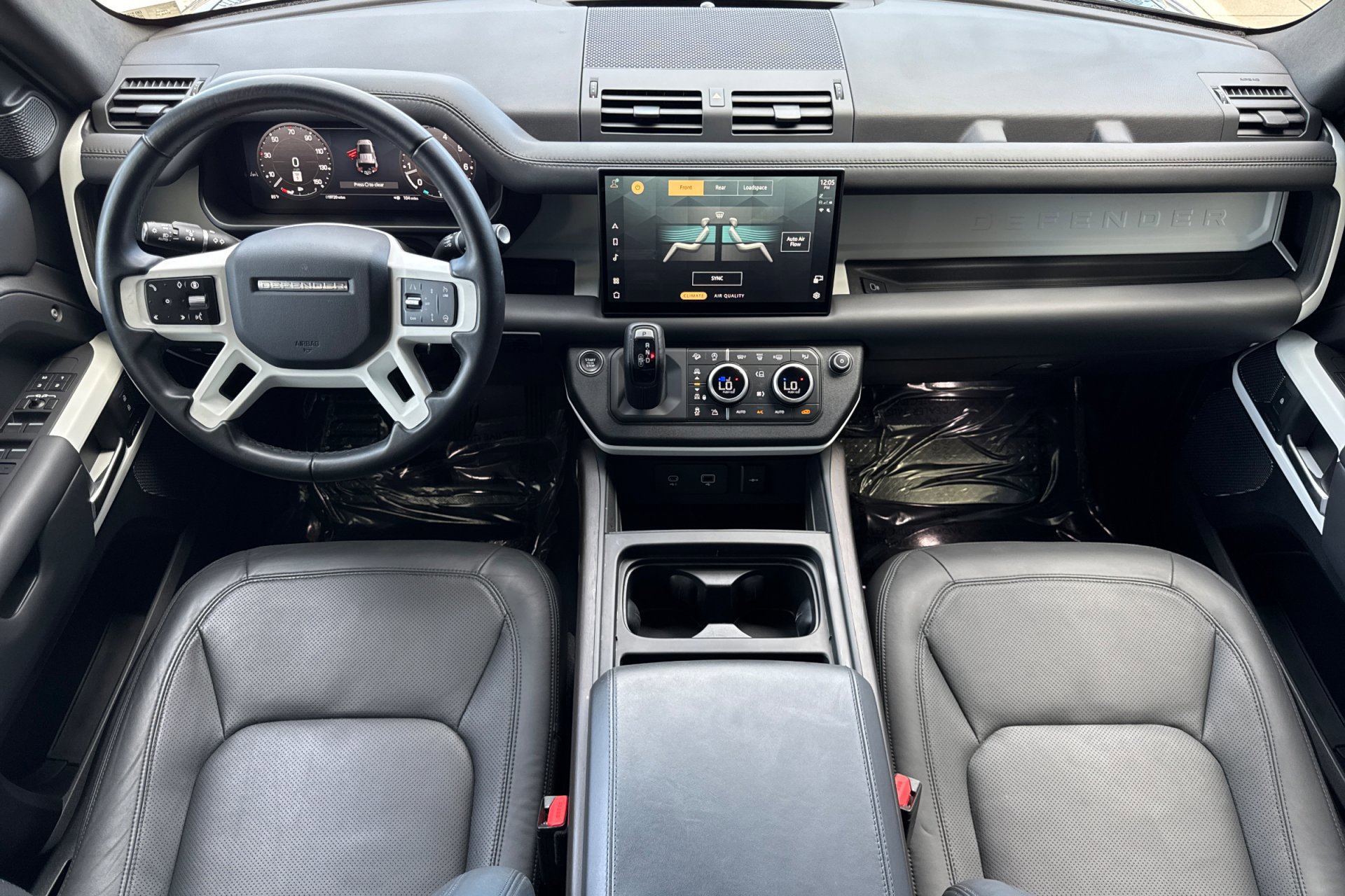 2024 Land Rover Defender SE photo 2