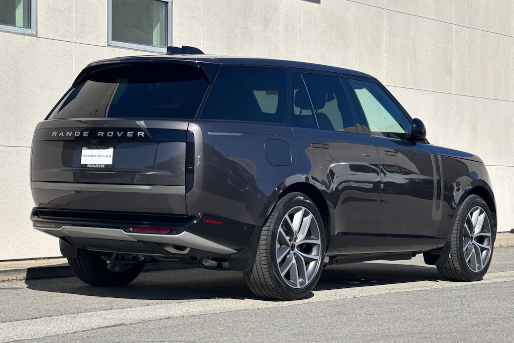 2026 Land Rover Range Rover SE photo 2