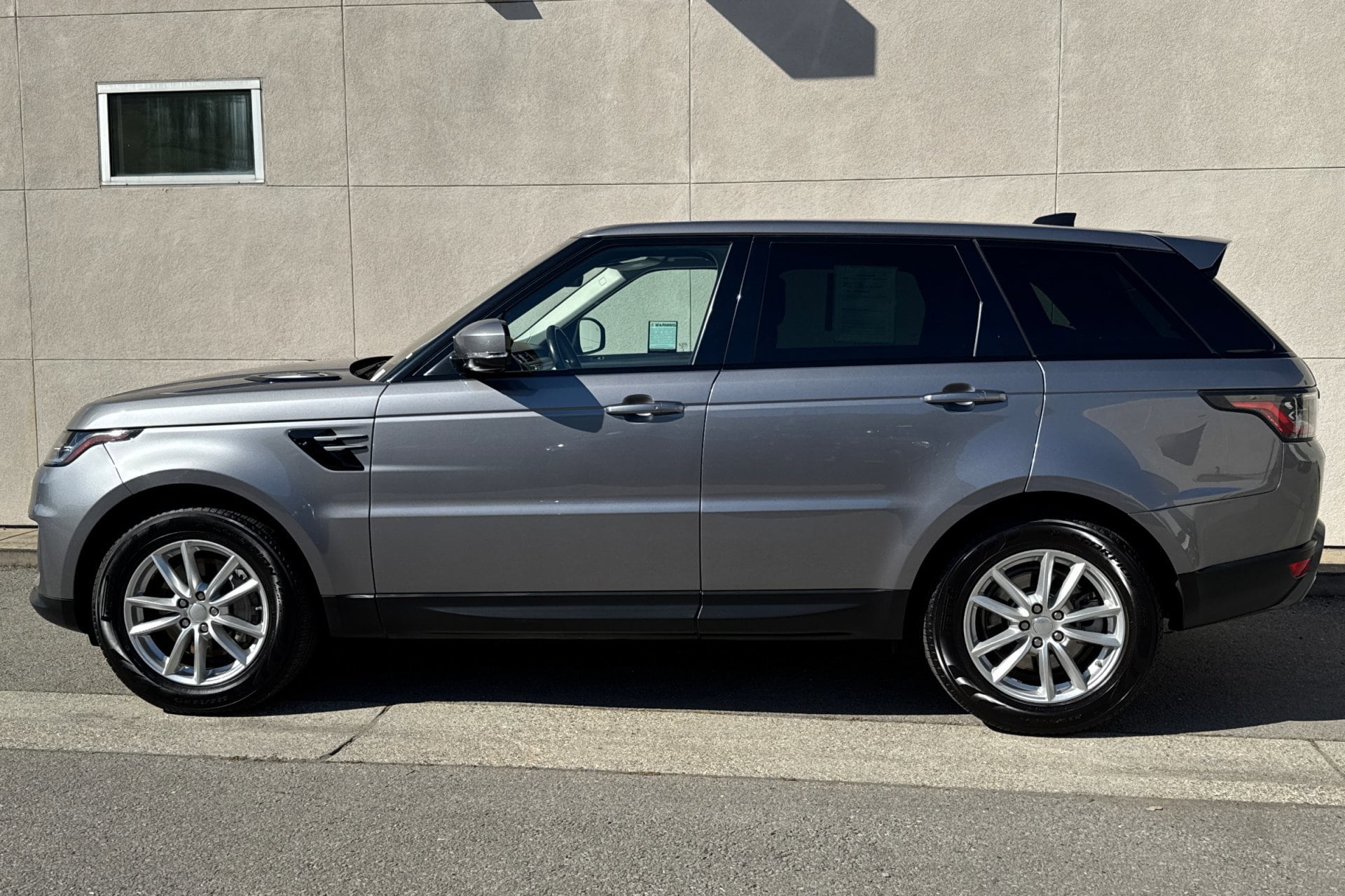 2021 Land Rover Range Rover Sport SE photo 4