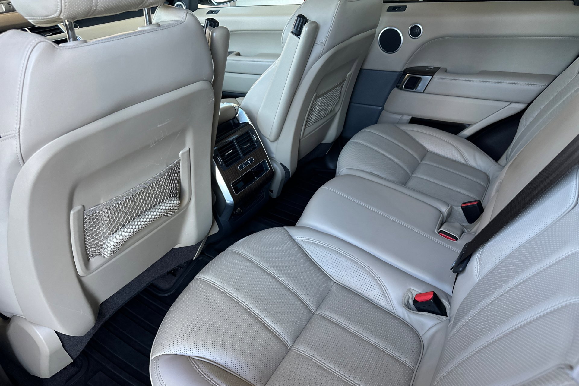 2016 Land Rover Range Rover Sport HSE photo 4