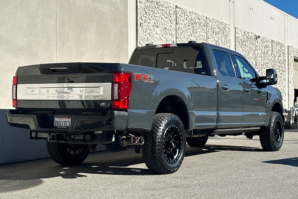 2021 Ford F-250 Platinum photo 2