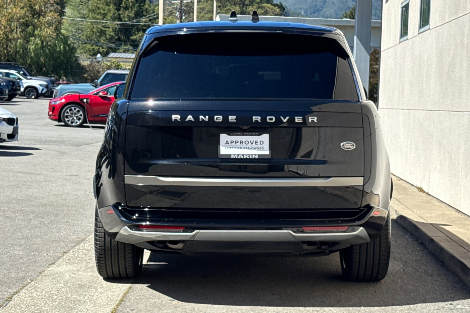 2023 Land Rover New Range Rover P530 SE photo 6