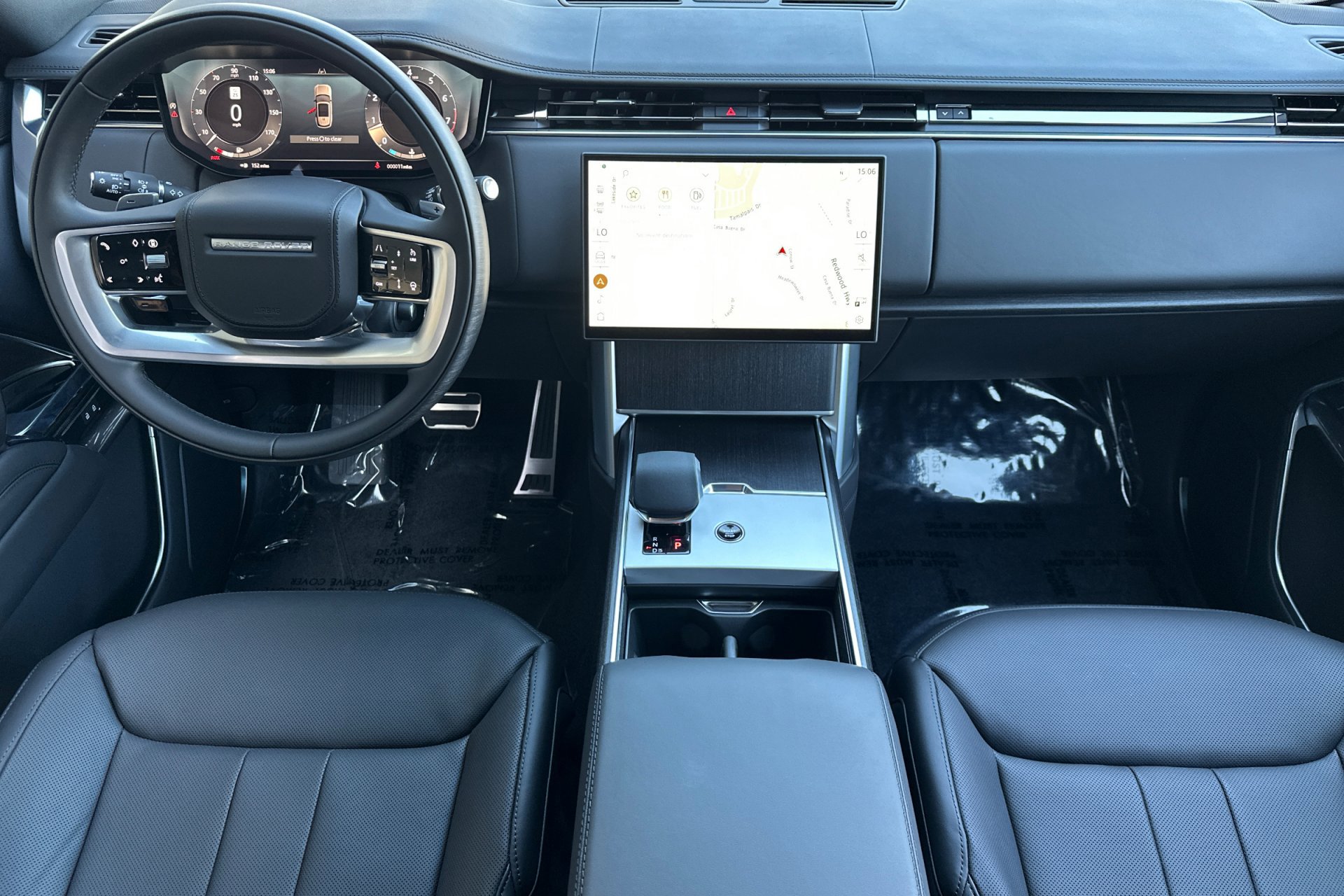 2025 Land Rover Range Rover SE photo 3