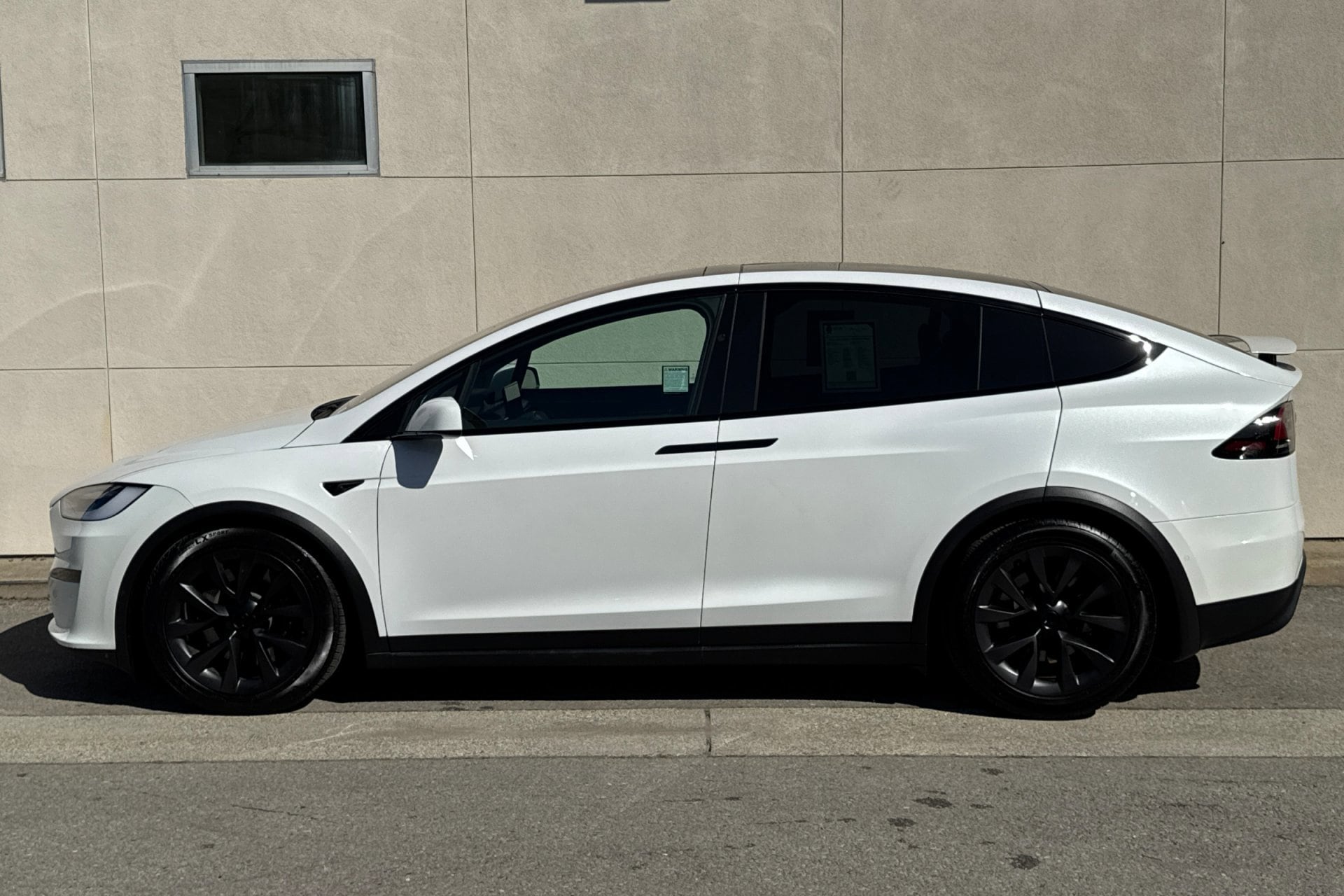 2023 Tesla Model X Standard Range AWD photo 4