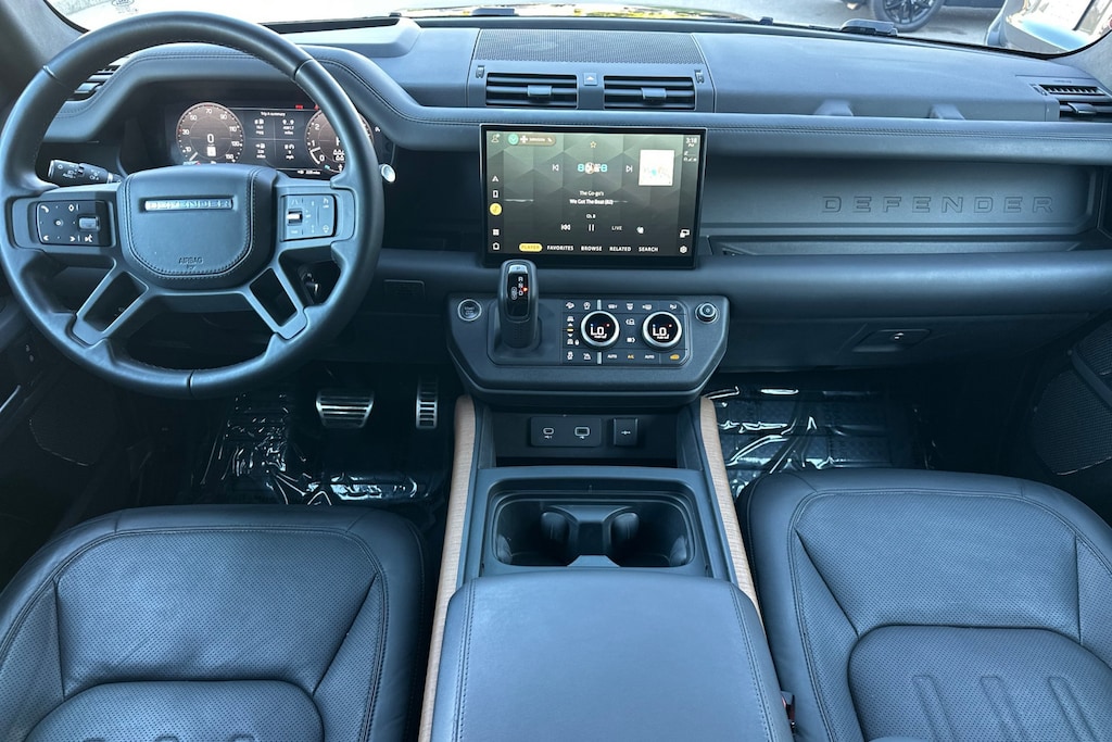 2023 Land Rover Defender 110 X photo 3