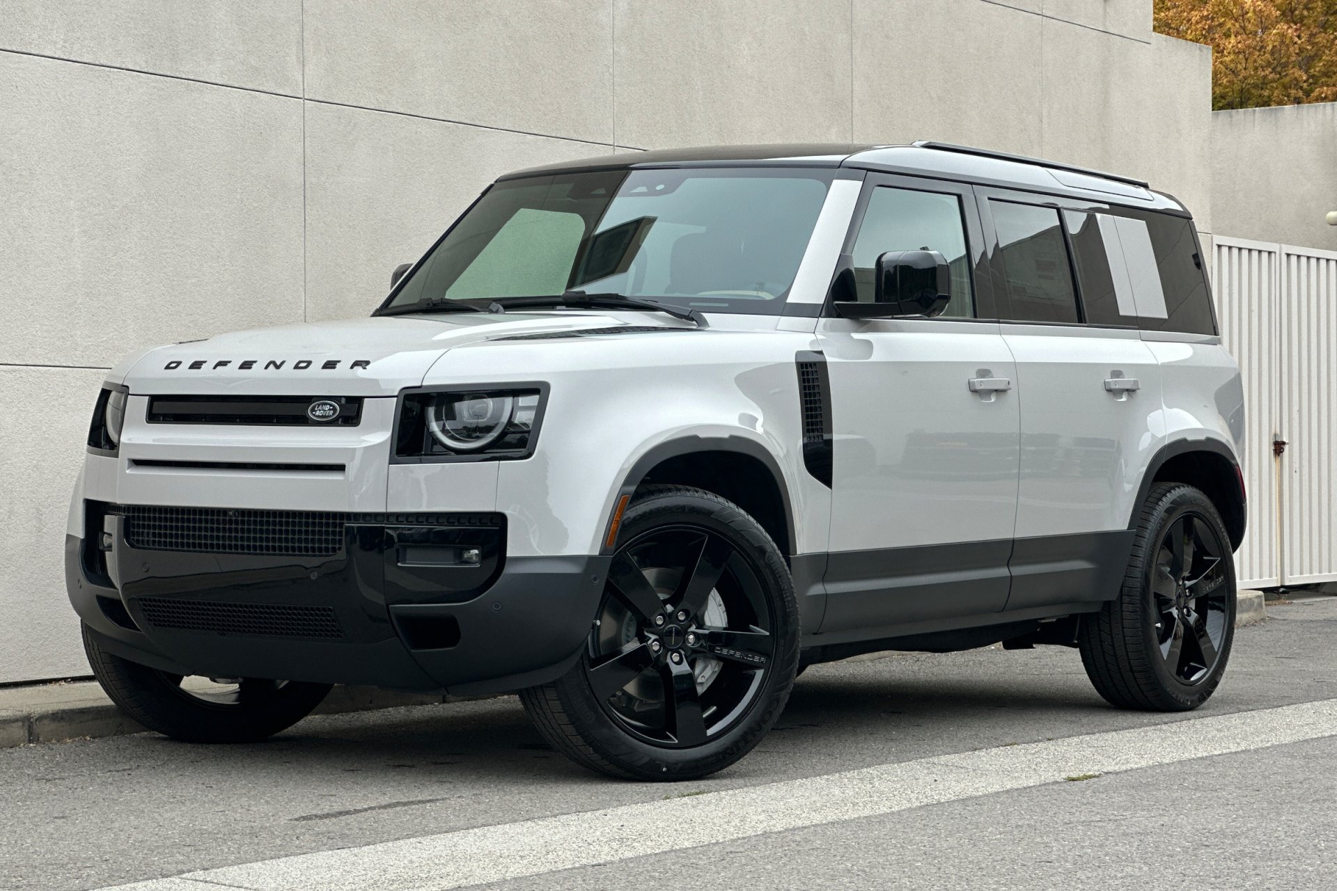 2026 Land Rover Defender 110