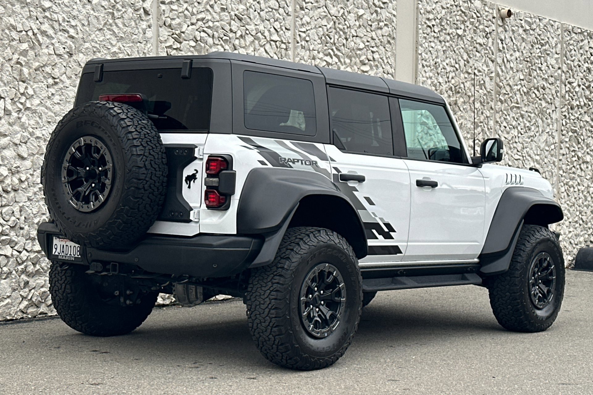 2023 Ford Bronco Raptor photo 2