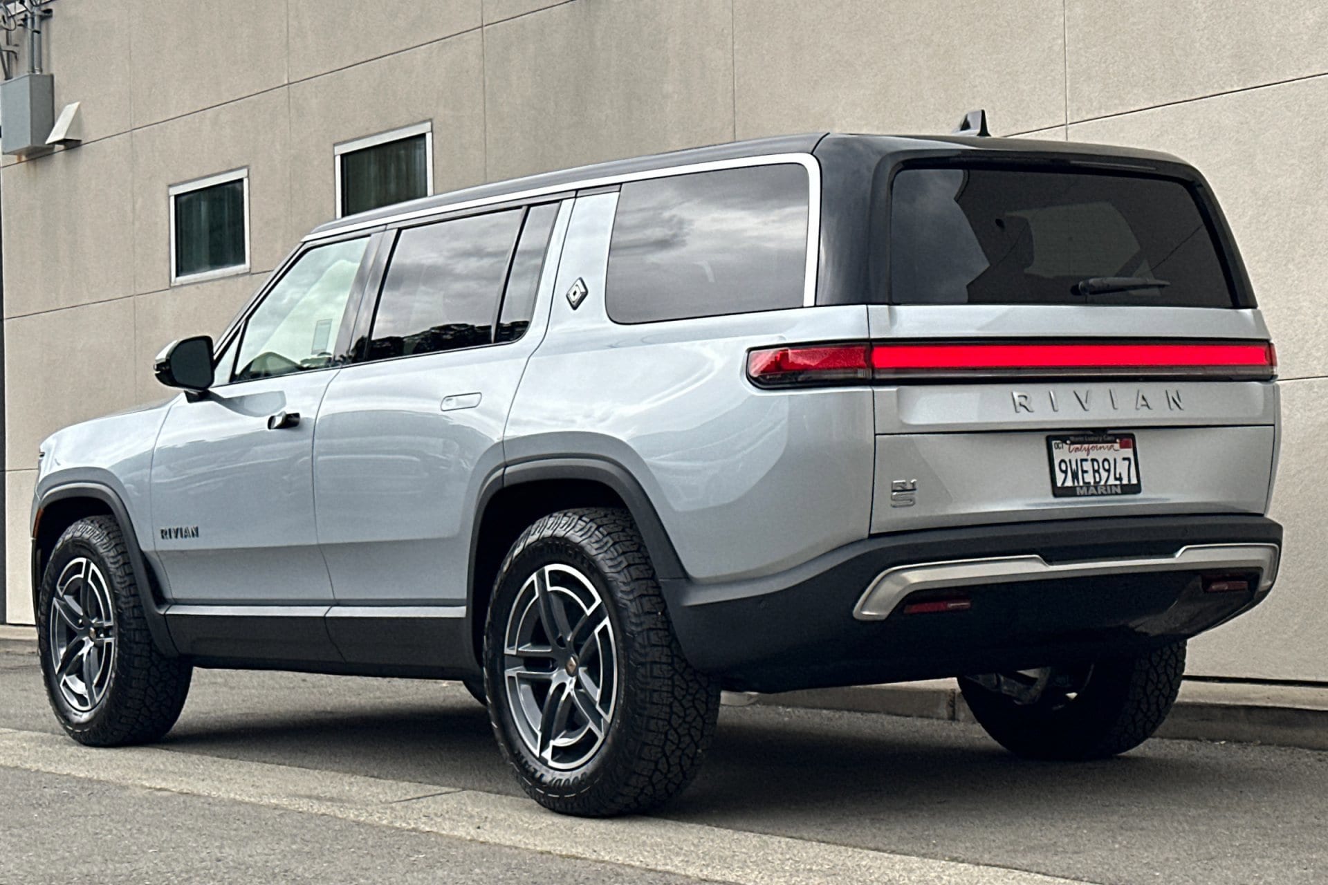 2026 Rivian R1S Dual-Motor Standard Pack photo 5