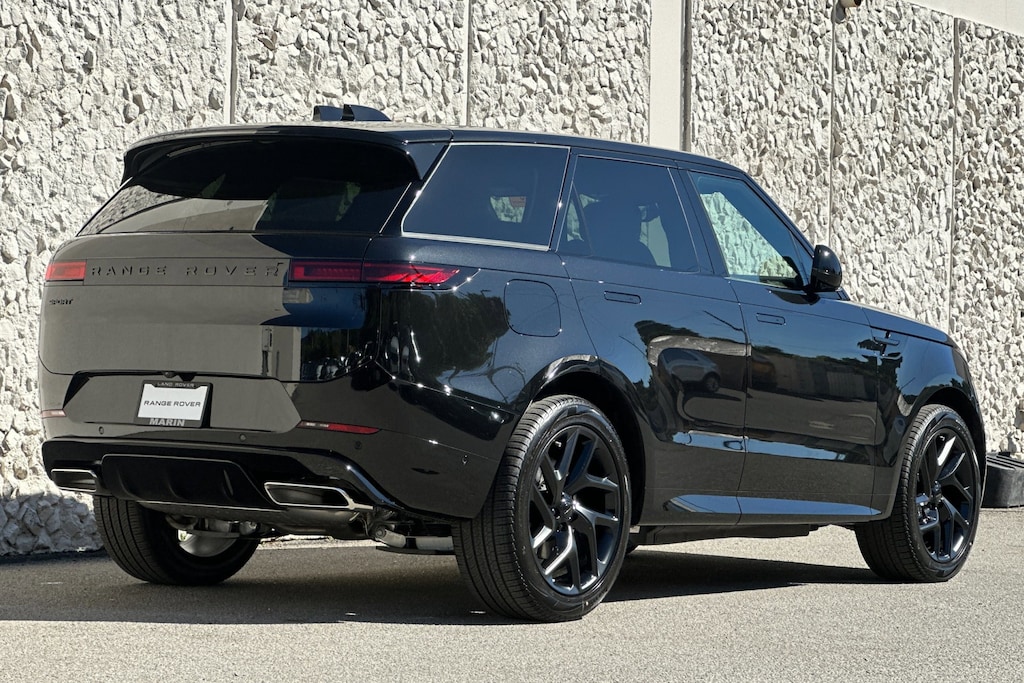 2026 Land Rover Range Rover Sport SE photo 2