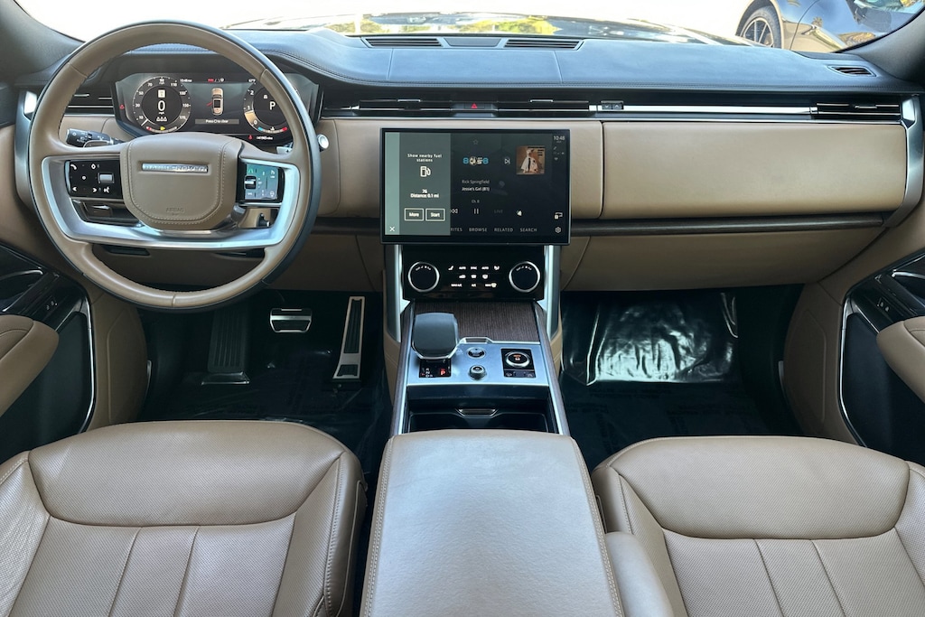 2023 Land Rover Range Rover SE photo 3