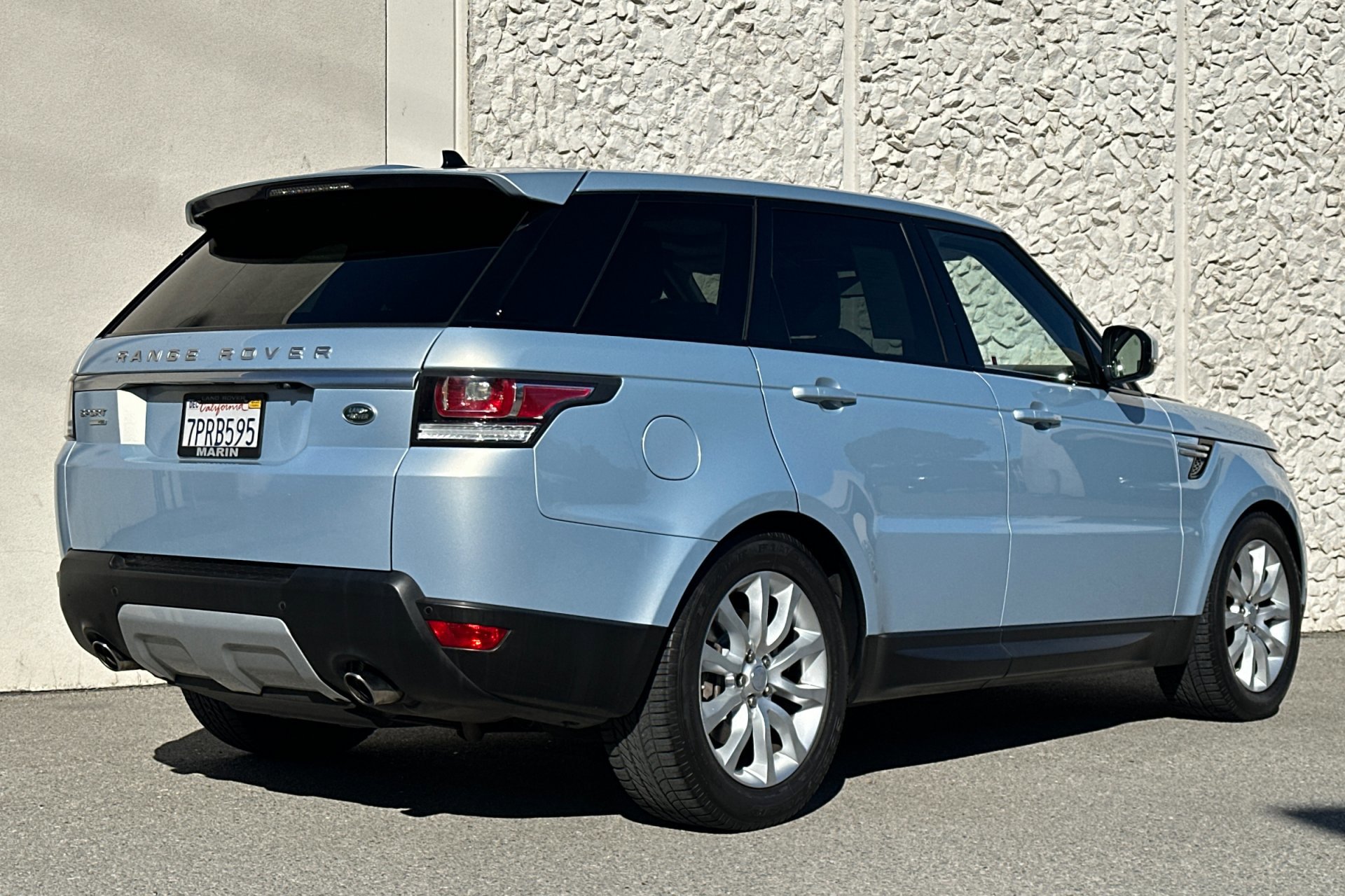 2016 Land Rover Range Rover Sport HSE photo 2