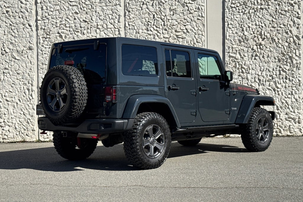2018 Jeep Wrangler Unlimited Rubicon Recon photo 2