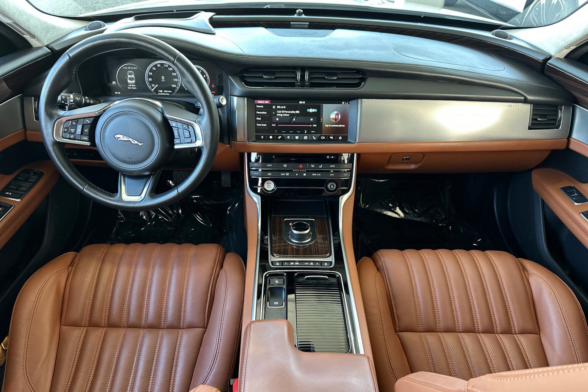 2018 Jaguar XF 35t Portfolio photo 3