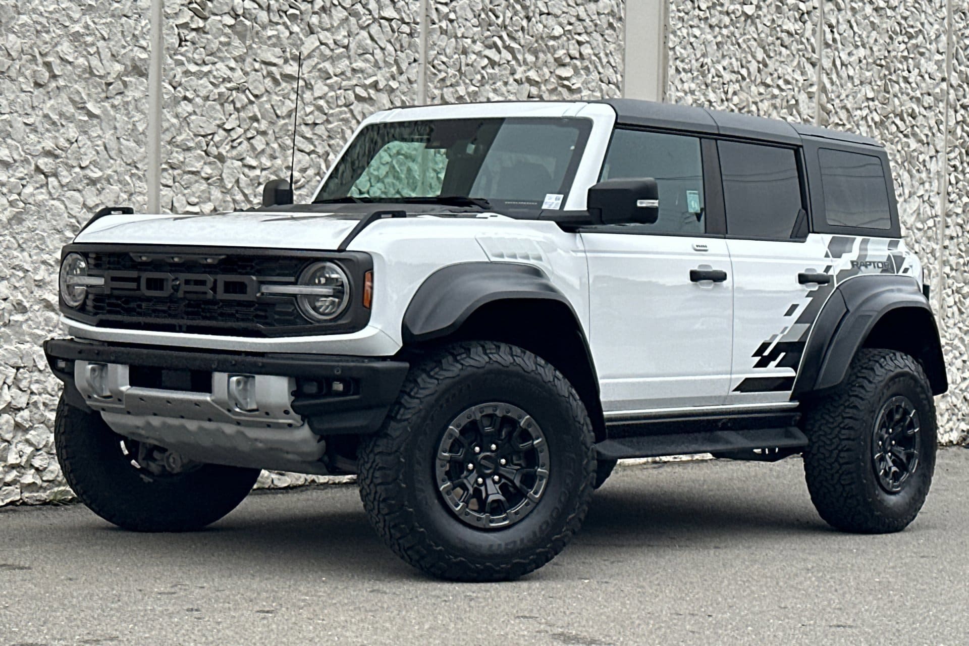 2023 Ford Bronco 4-Door Raptor's photo
