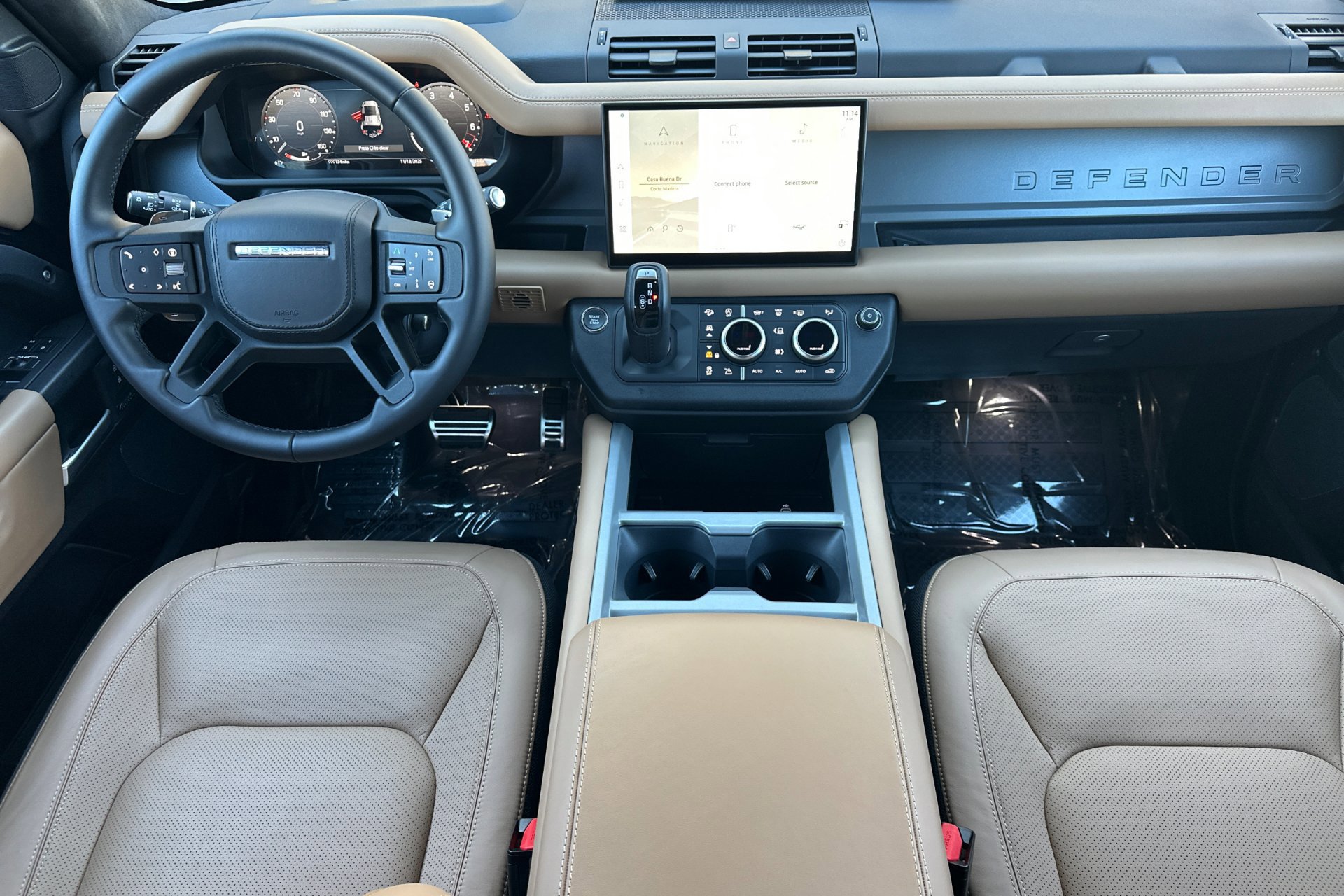 2025 Land Rover Defender 110 V8 photo 3