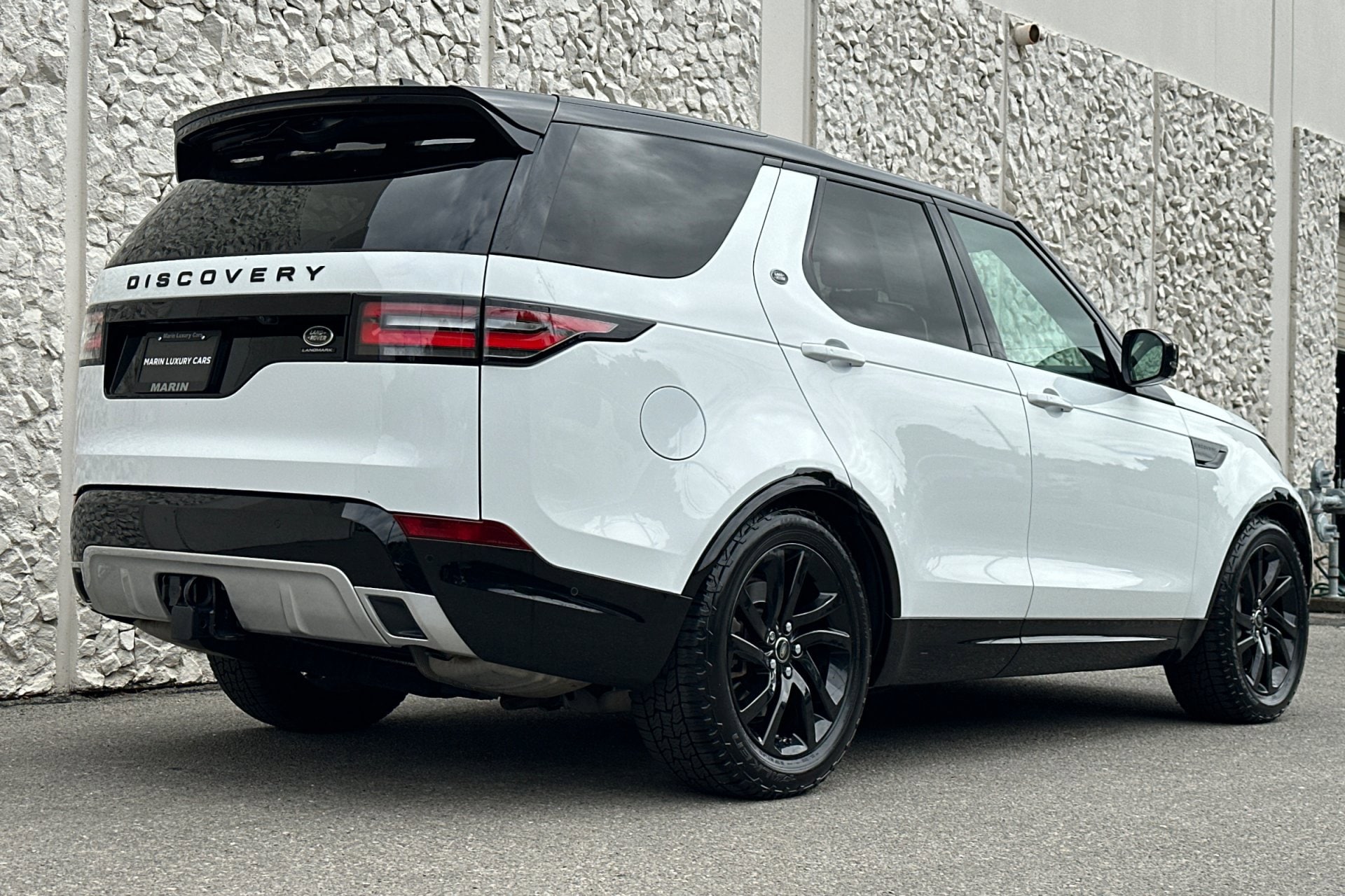 2020 Land Rover Discovery Landmark Edition
