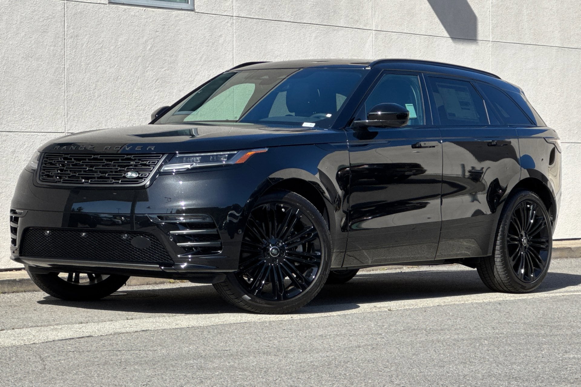 2026 Land Rover Range Rover Velar Dynamic SE