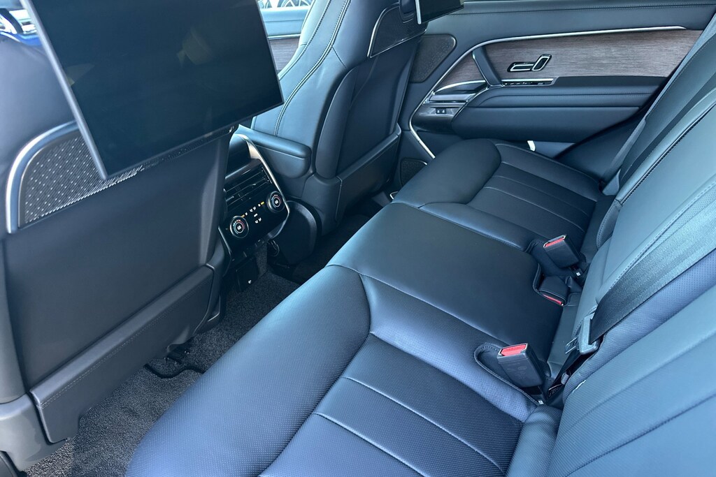 New 2025 Land Rover Range Rover Autobiography SUV