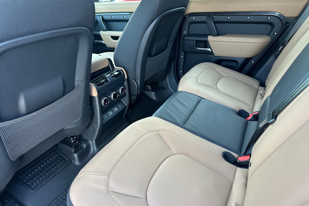 2026 Land Rover Defender 110 V8 photo 4