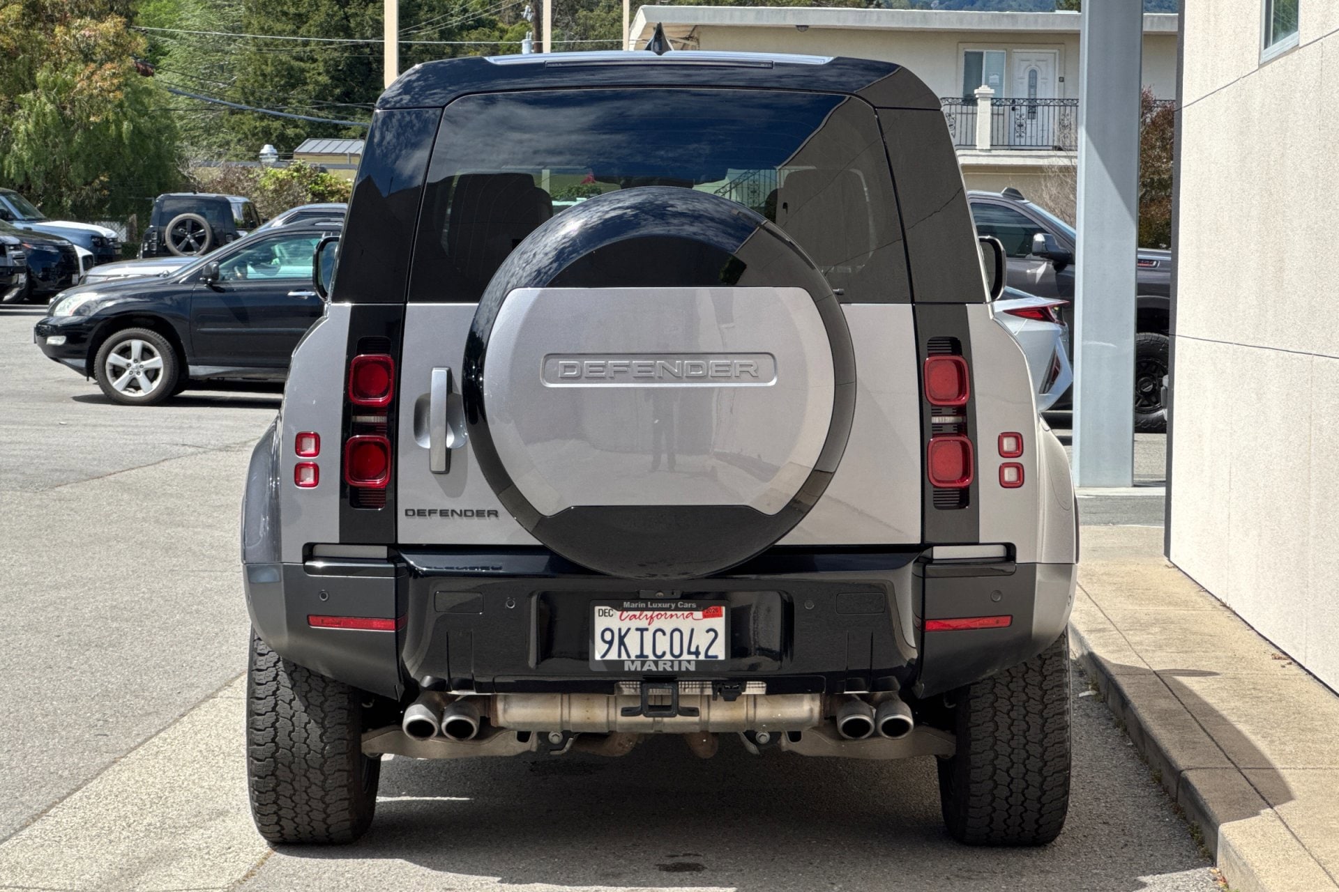 2024 Land Rover Defender SE photo 6