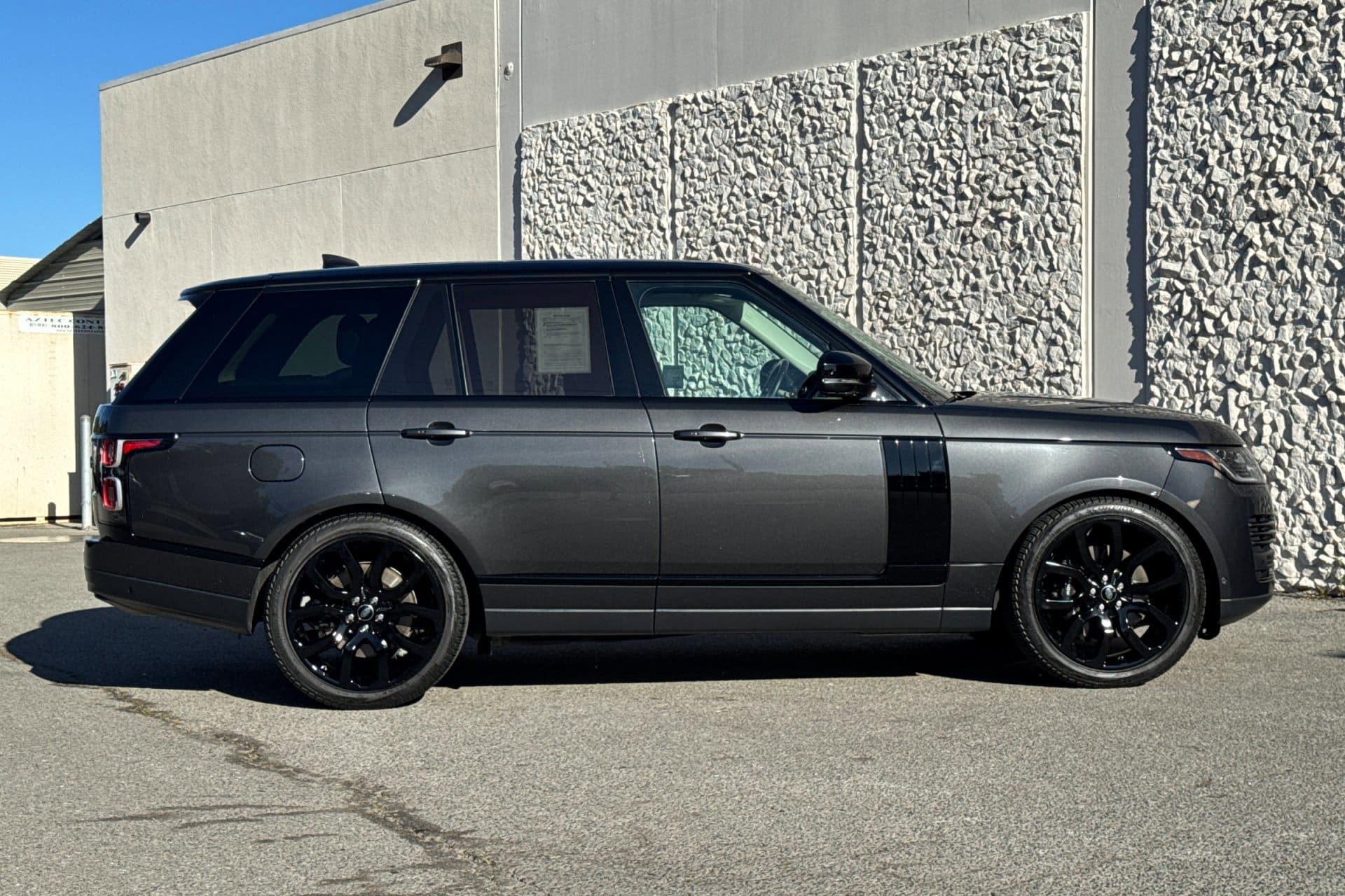 2021 Land Rover Range Rover P525 Westminster photo 3