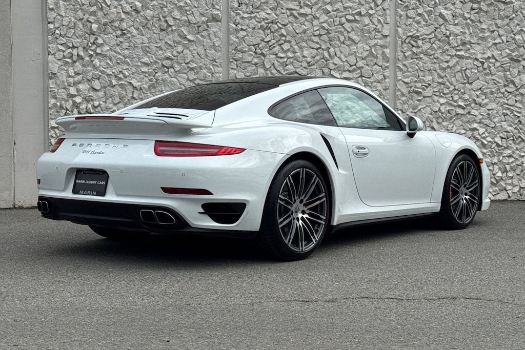 2015 Porsche 911 Turbo Coupe photo 2