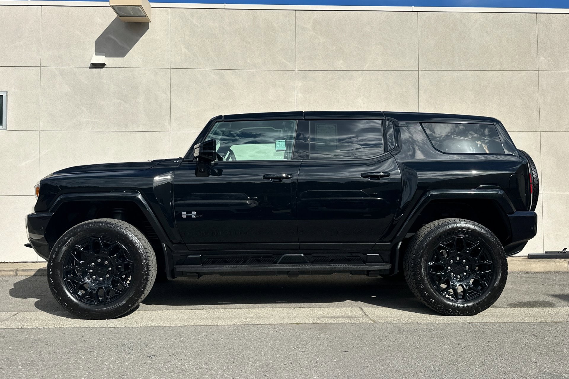 2025 GMC Hummer EV SUV 2X photo 4