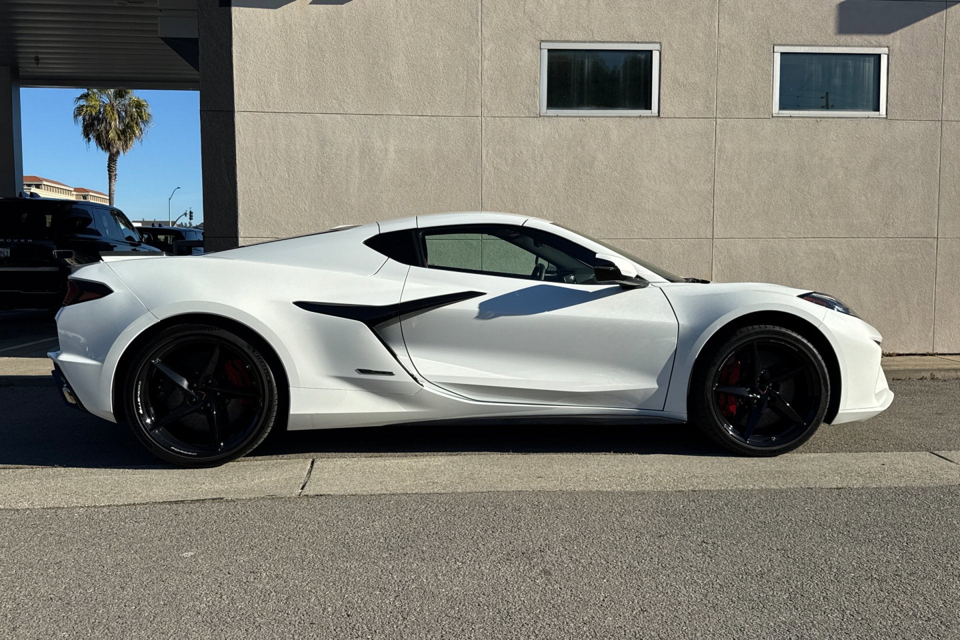 2025 Chevrolet Corvette E-RAY 2LZ photo 6