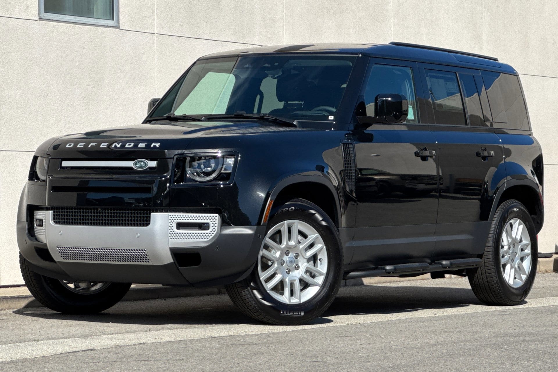 2025 Land Rover Defender