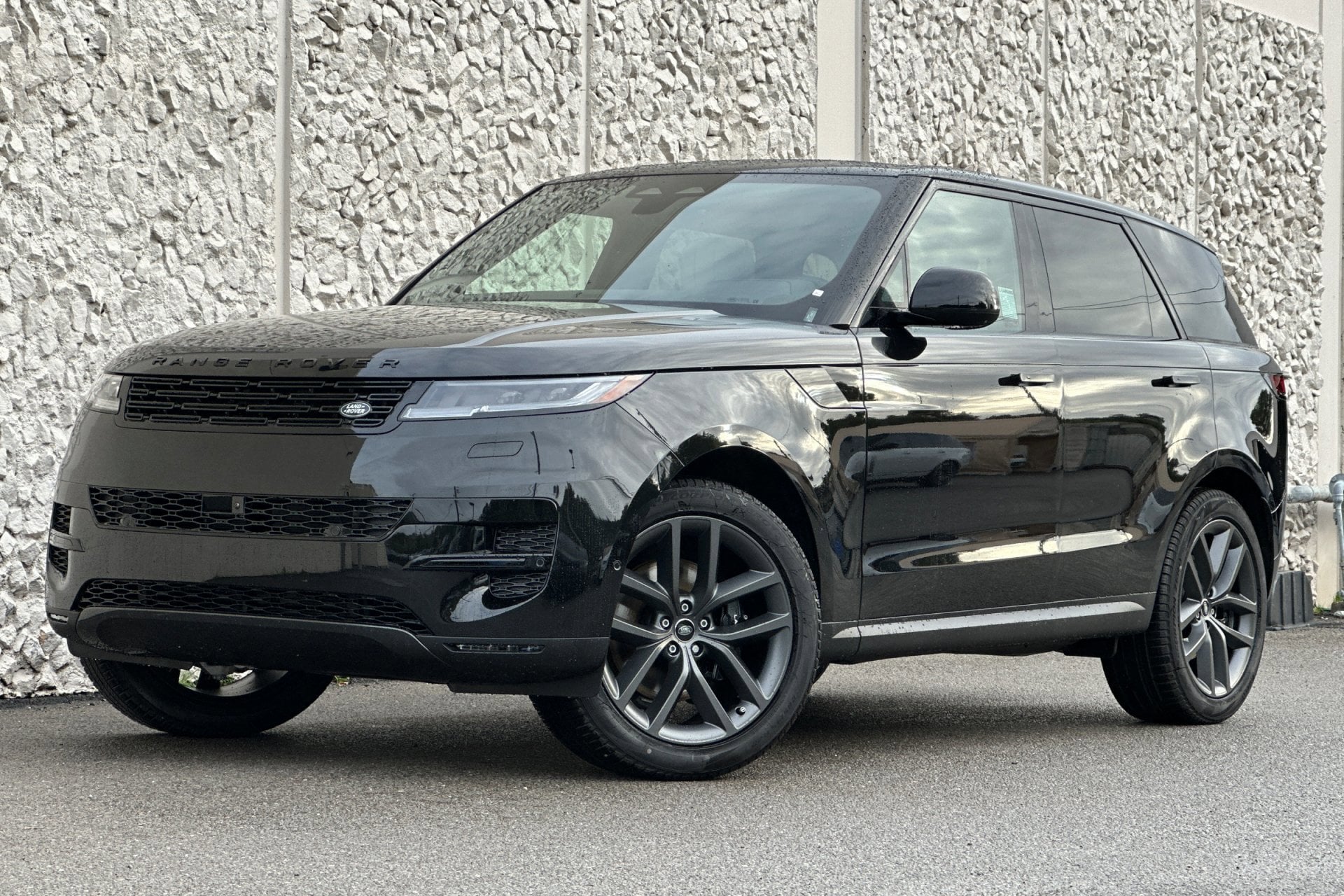 2025 Land Rover Range Rover Sport SE's photo