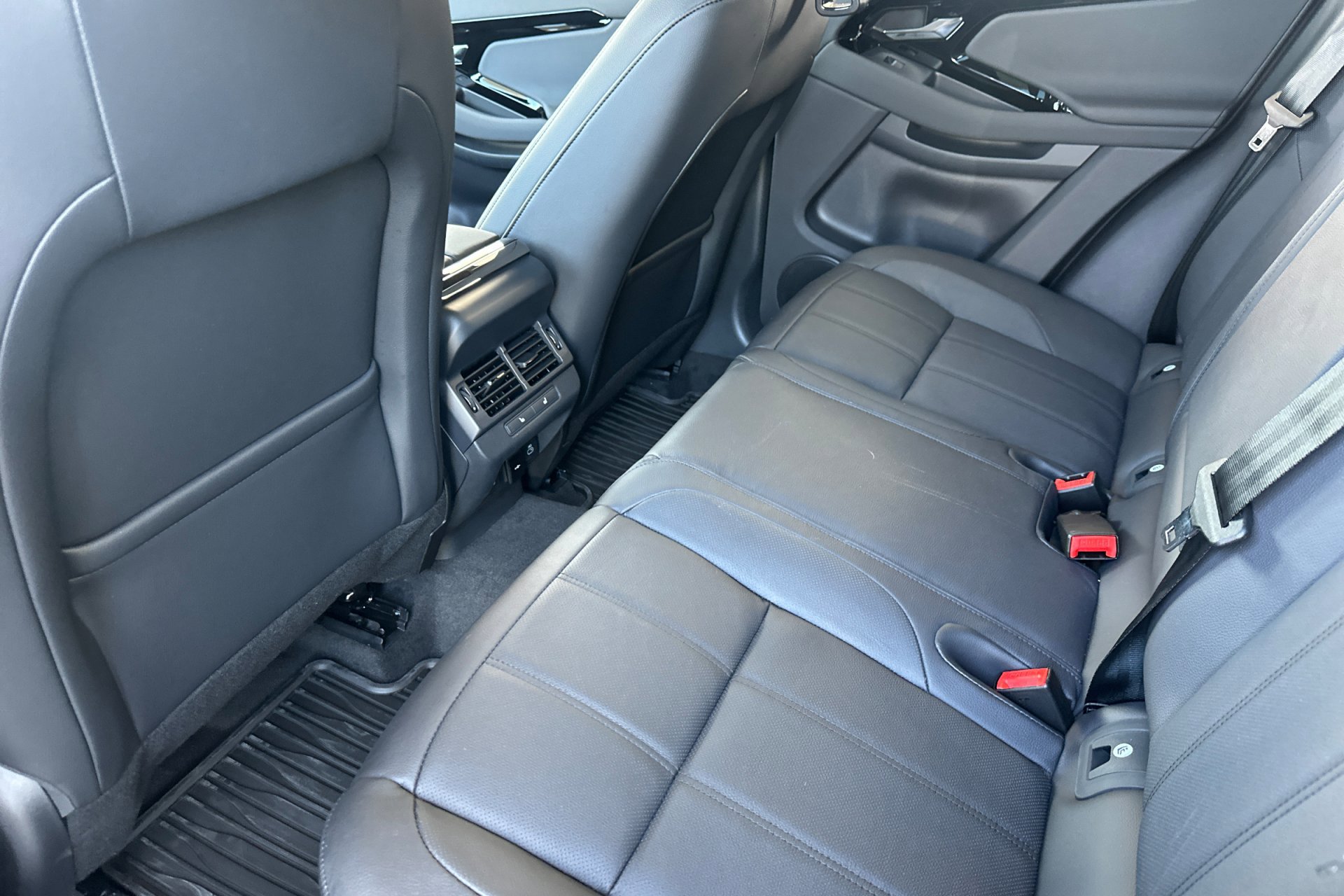 2026 Land Rover Range Rover Evoque Dynamic SE photo 4