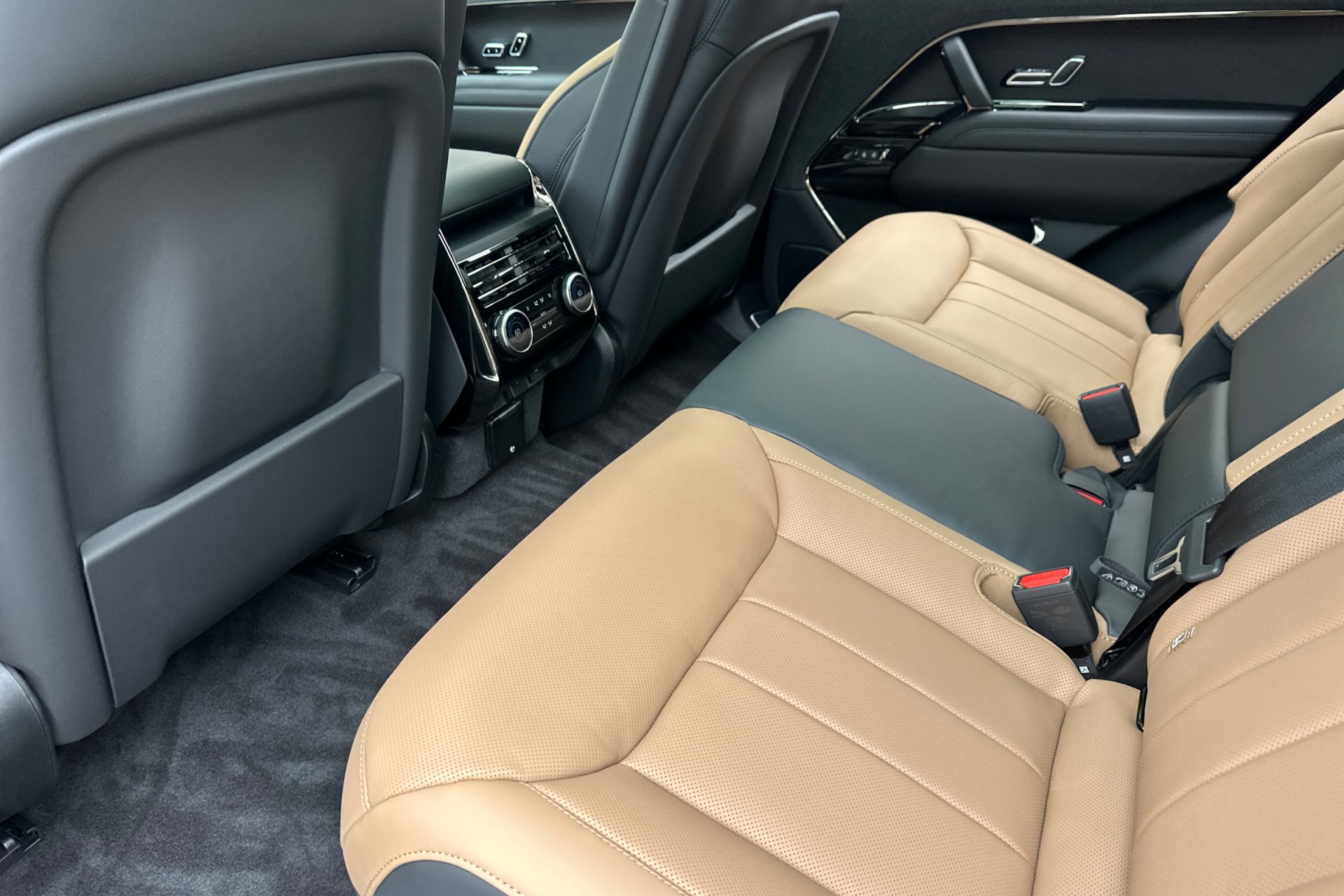 2025 Land Rover Range Rover Sport Autobiography photo 3
