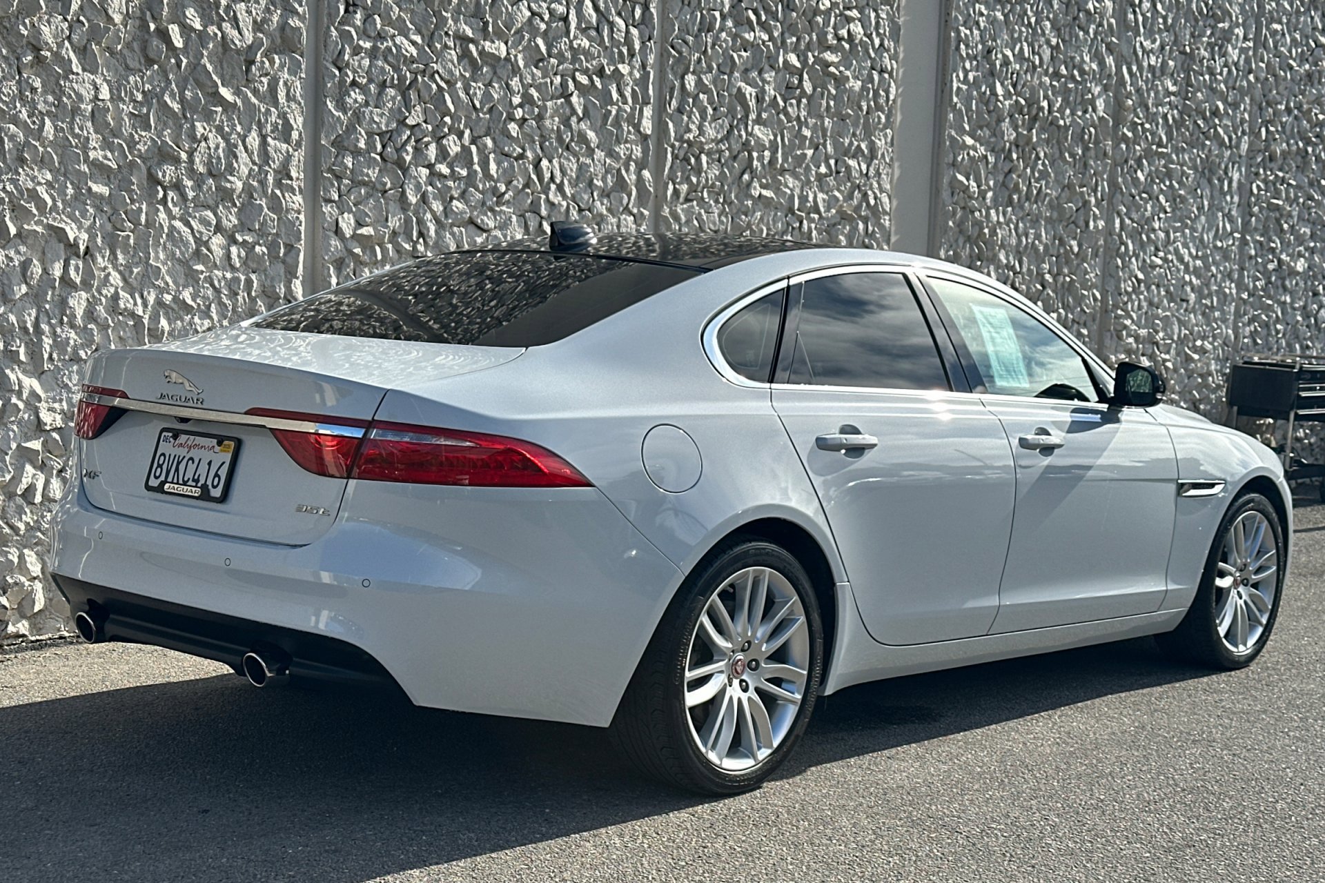 2018 Jaguar XF 35t Portfolio photo 2