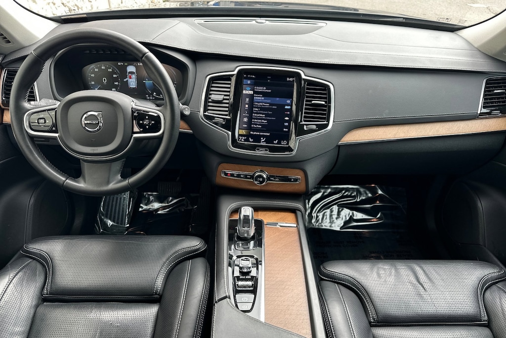 2017 Volvo XC90 T8 Inscription photo 3