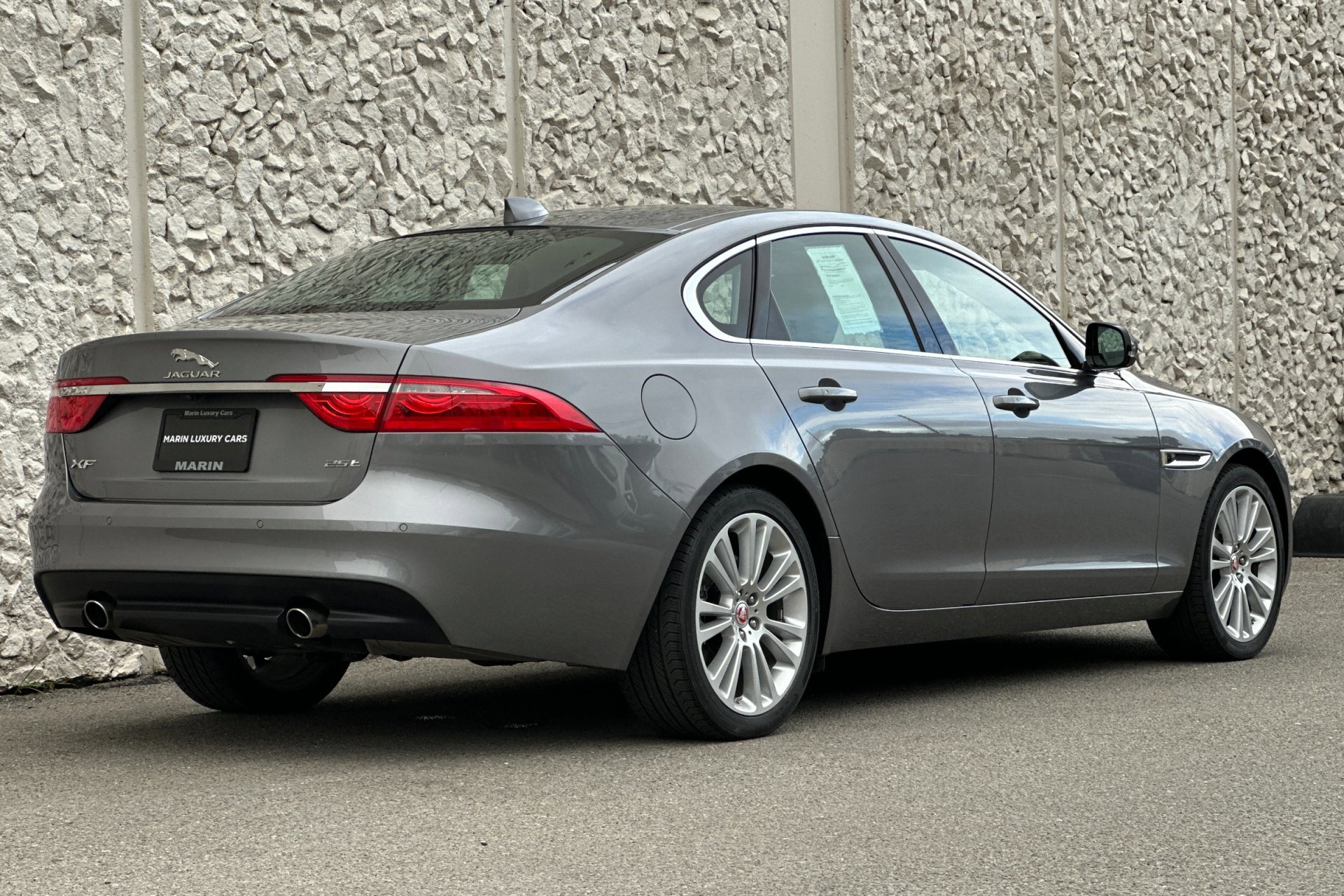 2020 Jaguar XF 25t Prestige photo 2