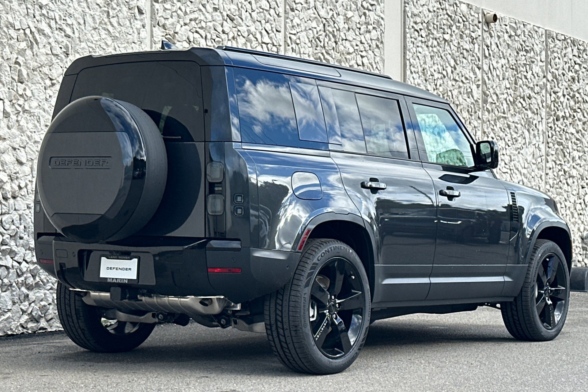 2026 Land Rover Defender S photo 2