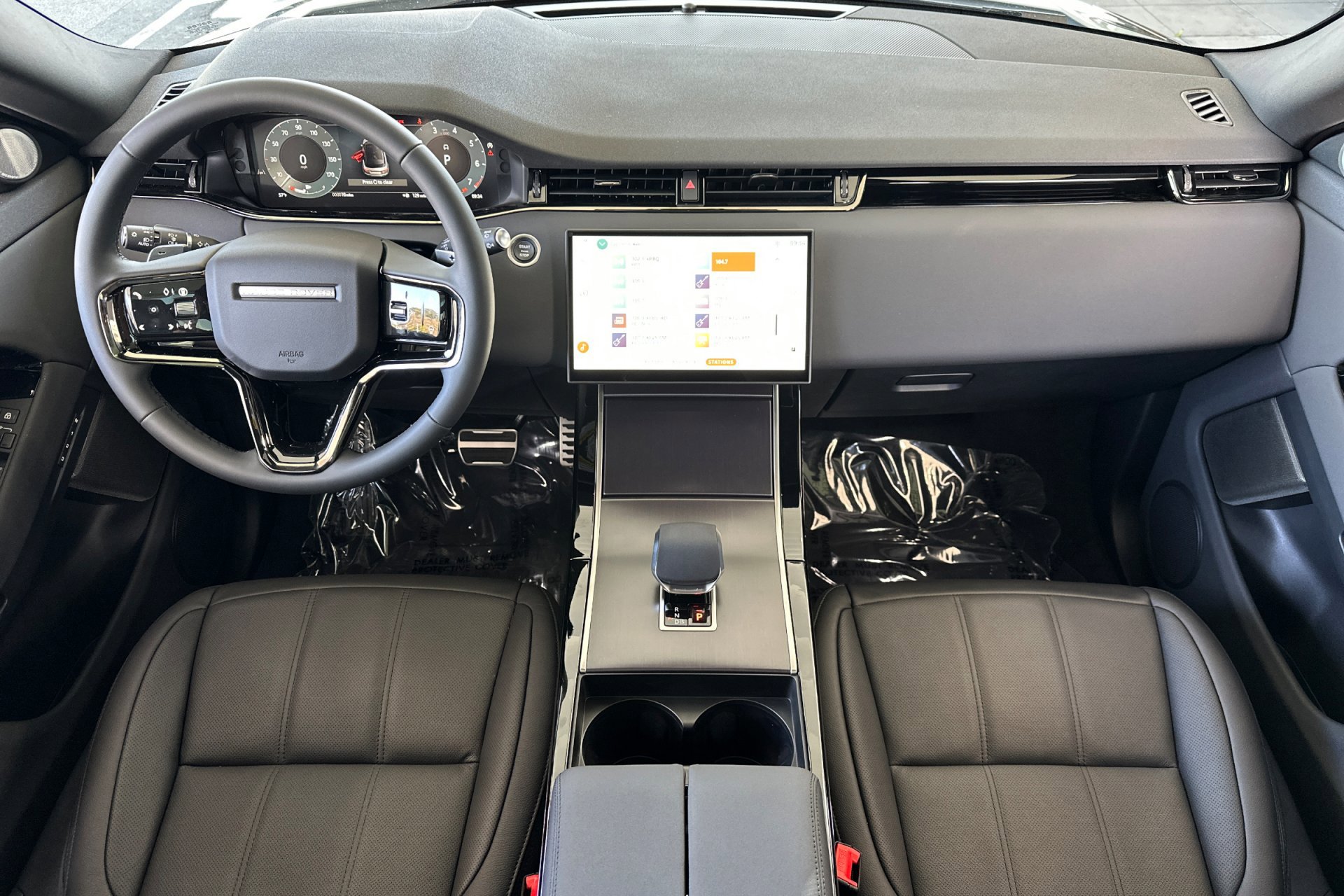 2026 Land Rover Range Rover Evoque Dynamic SE photo 3