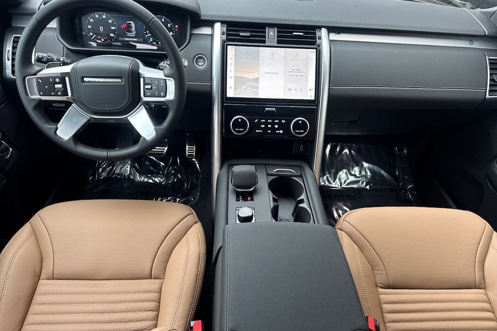 2026 Land Rover Discovery photo 3