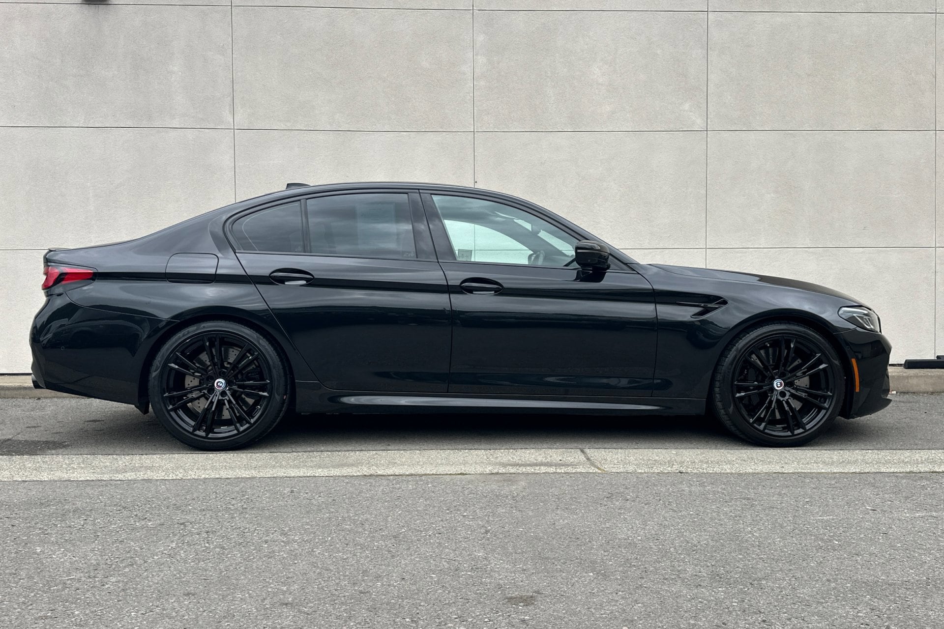 2022 BMW M5 Competition photo 3