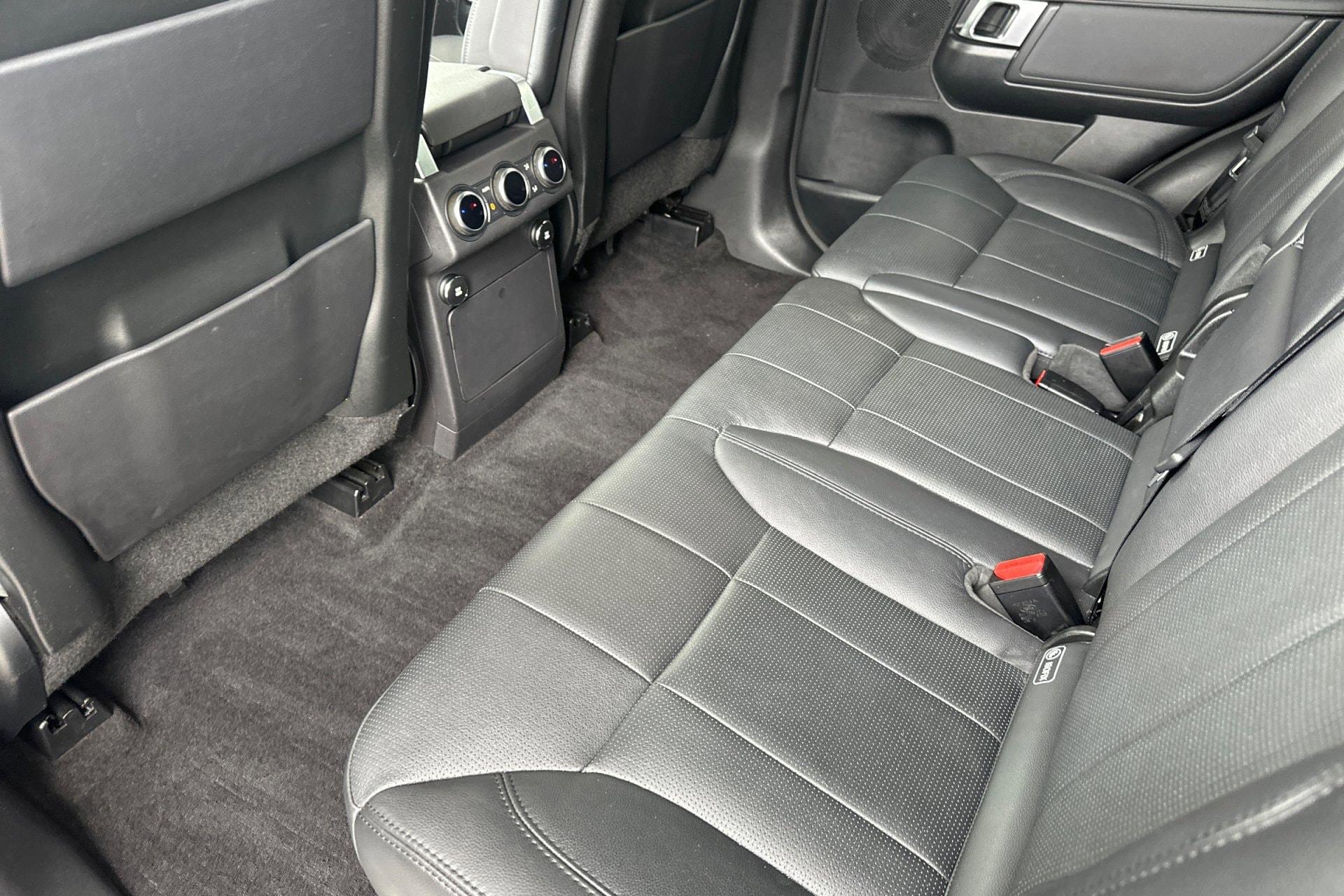 2020 Land Rover Discovery Landmark Edition